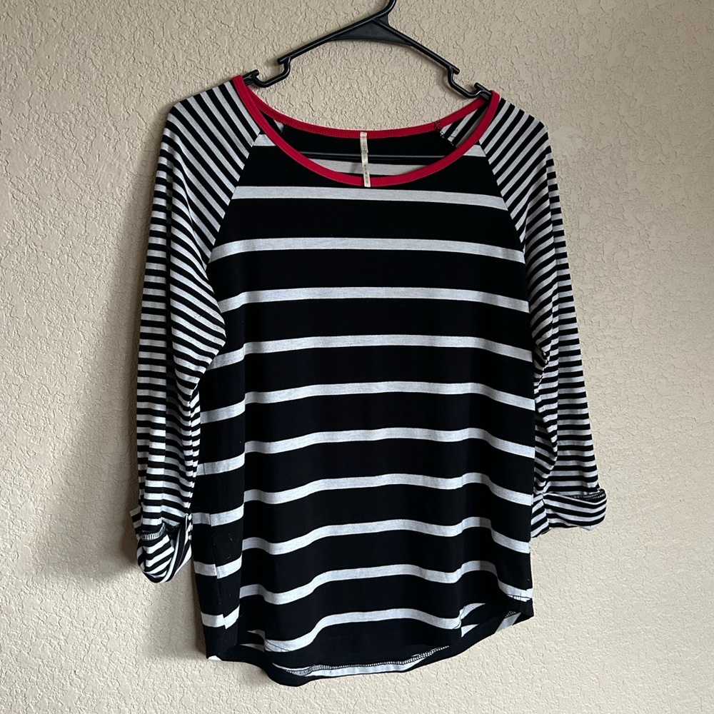 Black and White With Ted Accent 3/4 Sleeve Shirt
